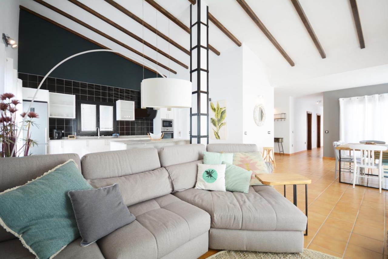 Beautiful Spacious Villa With Private Heated Pool In Lajares Exteriör bild