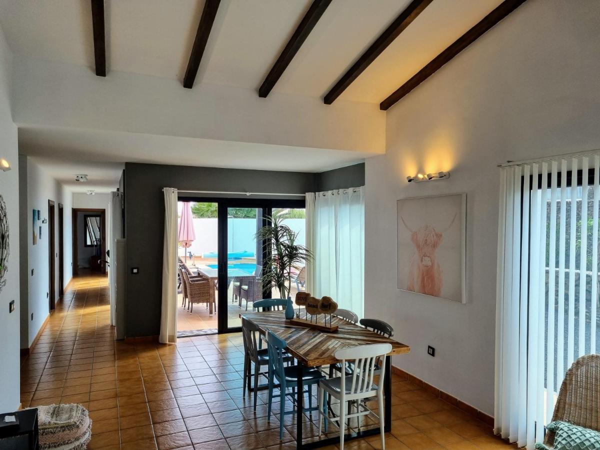 Beautiful Spacious Villa With Private Heated Pool In Lajares Exteriör bild